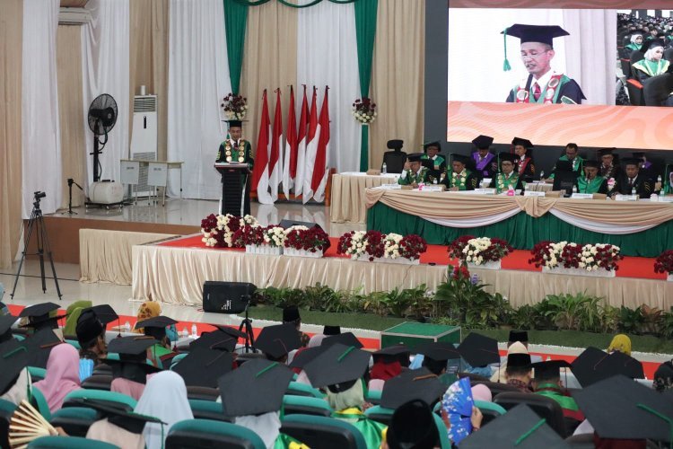 Kala Momen Wisuda Jadi Ajang Persembahan untuk Orang Tua