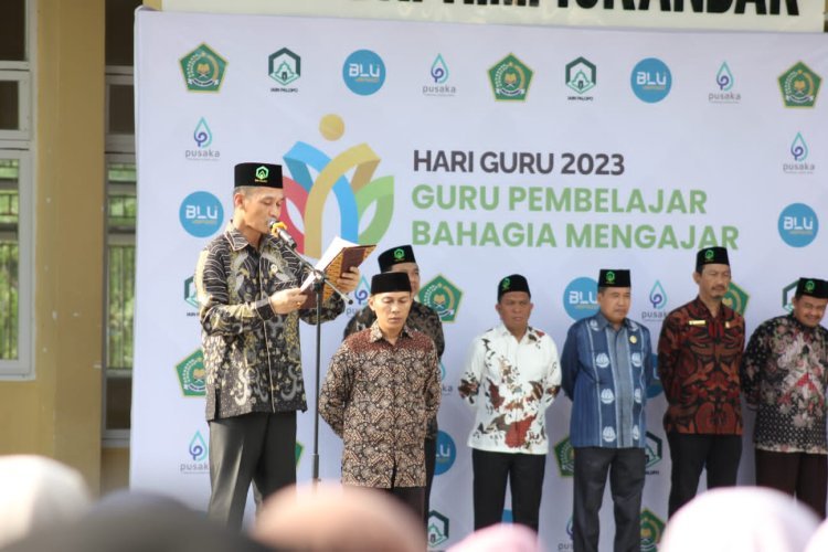 Upacara Hari Guru 2023, Rektor IAIN Palopo Sampaikan Amanat Menag Yaqut