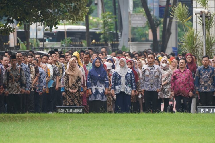 Hardiknas 2024, Menag Dukung Program Merdeka Belajar yang Memanusiakan Manusia!