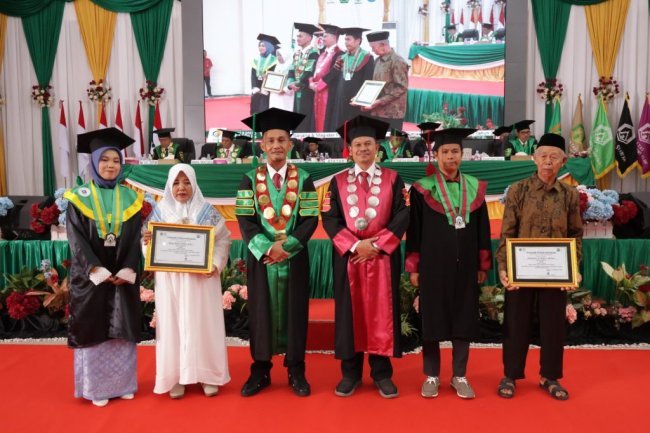 Sudarwin Lulusan Terbaik Pascasarjana Ajak Alumni S1 Lanjut Magister di IAIN Palopo