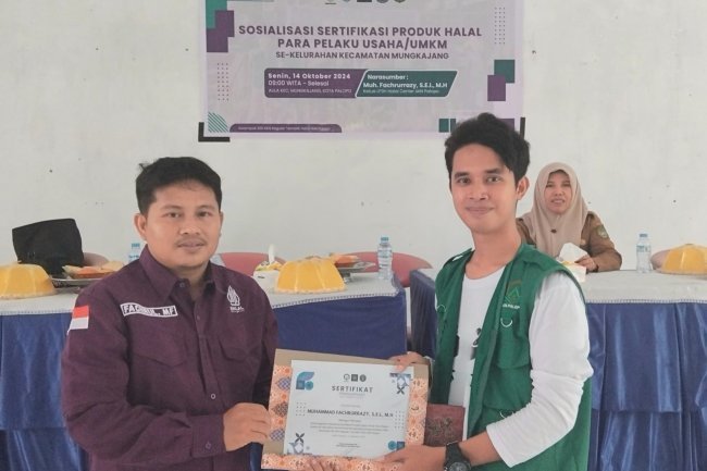 Mahasiswa KKN IAIN Palopo Sosialisasi Sertifikasi Produk Halal UMKM di Mungkajang