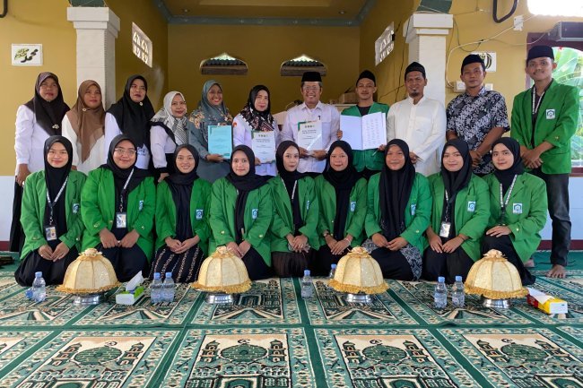 Terbitkan Buku Panduan Majelis Ta'lim, Mahasiswa IAIN Palopo Diapresisasi Warga Buntu Karya