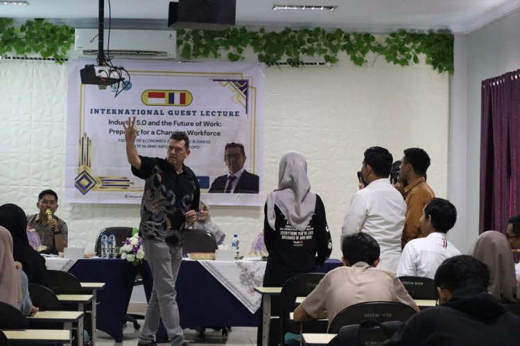 Kuliah Tamu Internasional FEBI IAIN Palopo Hadirkan Konsultan Prancis 