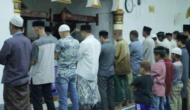 Jelang Ramadhan! Ketahui Mana Lebih Utama Tarawih Munfarid Atau Berjamaah?