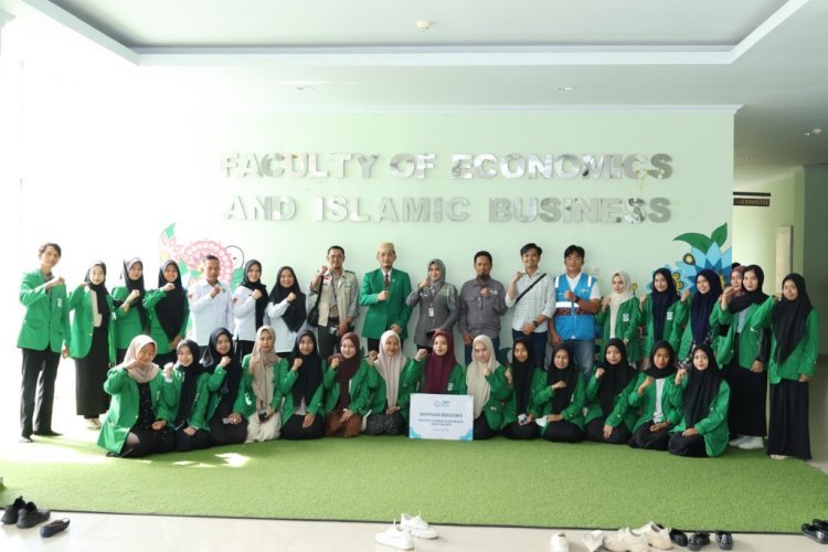 24 Mahasiswa FEBI IAIN Palopo Terima Beasiswa YBM PLN UP3