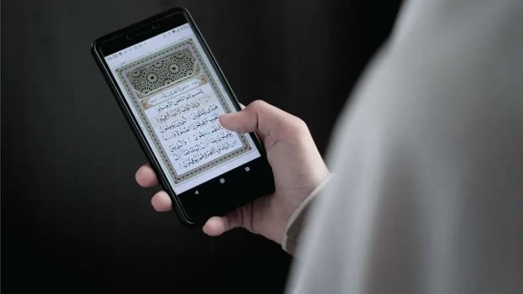 'The Holy Gadget' Perlukah Redifinisi Kitab Suci?