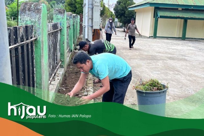 Sambut Perkuliahan, IAIN Palopo Bersih-bersih Pekarangan Kampus