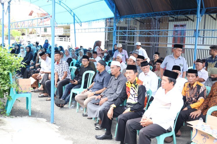 Rektor Wakili Keluarga Sampaikan Sepatah Kata dalam Pelepasan Jenazah Muh Abduh Dosen UIN Palopo
