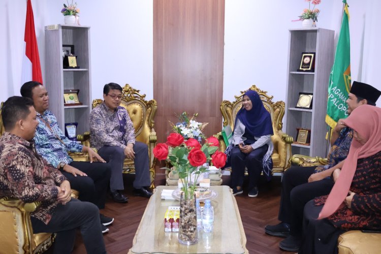 57 Dosen UIN Palopo Terima Sertifikat Pendidik, Diantar Langsung Ketua LPM UIN Surakarta