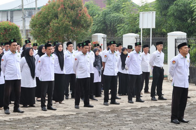 Pesan Rektor UIN Palopo dalam Apel Rutin; Hadir dan Bekerja Karena Negara