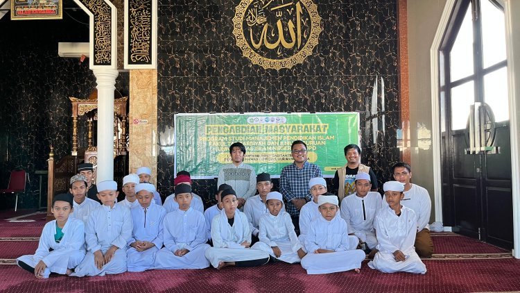 Prodi MPI UIN Palopo Gelar PKM Literasi Edupreneurship Ma’had Tahfidzul Qur’an Wipa Lona Bone