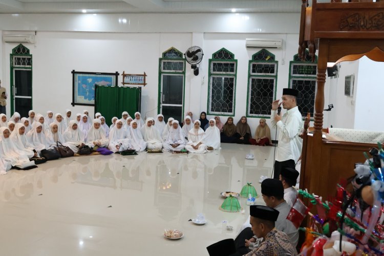 Rektor Buka Program Pesantren Mahasiswa Angkatan 7 Ma’had Al-Jami’ah UIN Palopo