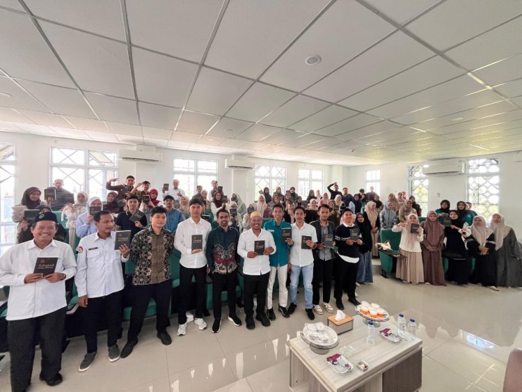 DEMA UIN Palopo Gelar Bedah Buku Tahajud Sang Aktivis