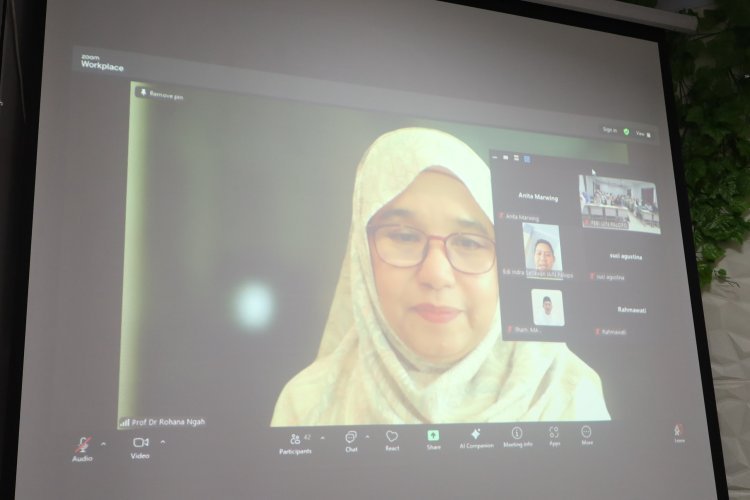 FEBI UIN Palopo Hadirkan Guru Besar Universiti Teknologi MARA Malaysia Sebagai Dosen Tamu