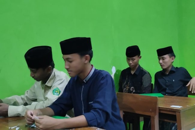 Mahasiswa Pengajar di Madrasah Aliyah, Belajar Bahasa Ketulusan
