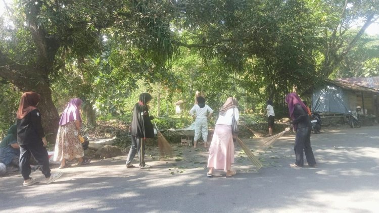 UKK Seni Sibola UIN Palopo Gelar Baksos di Kecamatan Mungkajang