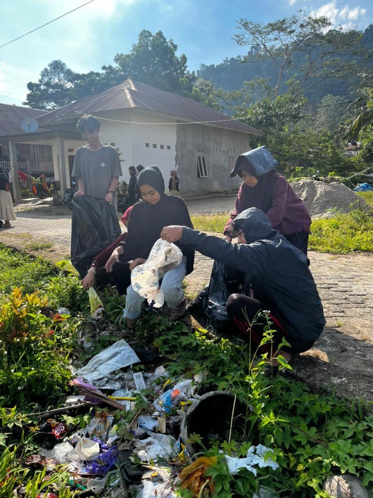 UKK Olahraga Timpa'raga UIN Palopo Baksos Peduli Lingkungan di Murante