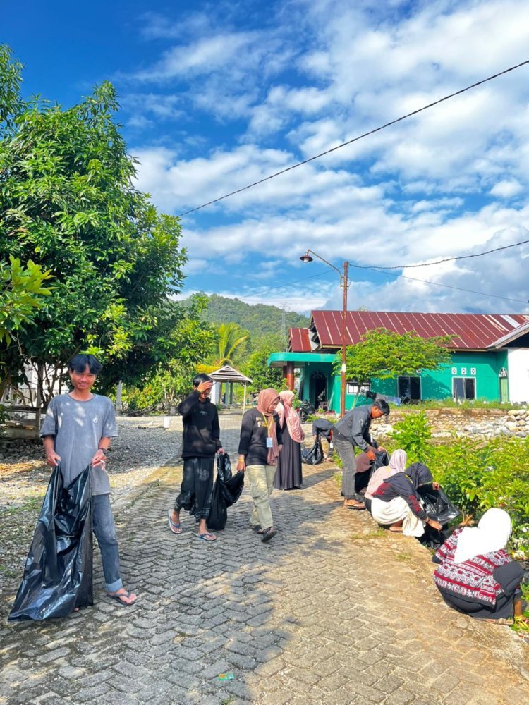 UKK Olahraga Timpa'raga UIN Palopo Baksos Peduli Lingkungan di Murante