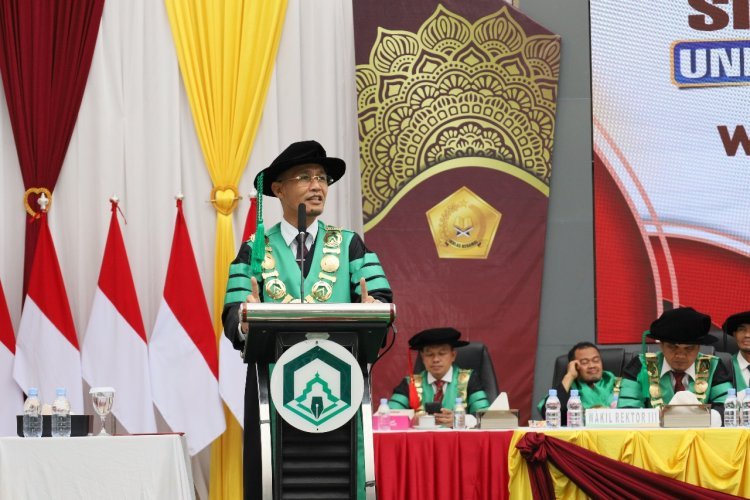 Wisudawati Sesi II Periode II UIN Palopo Ini Tak Kuasa Menahan Air Mata Haru