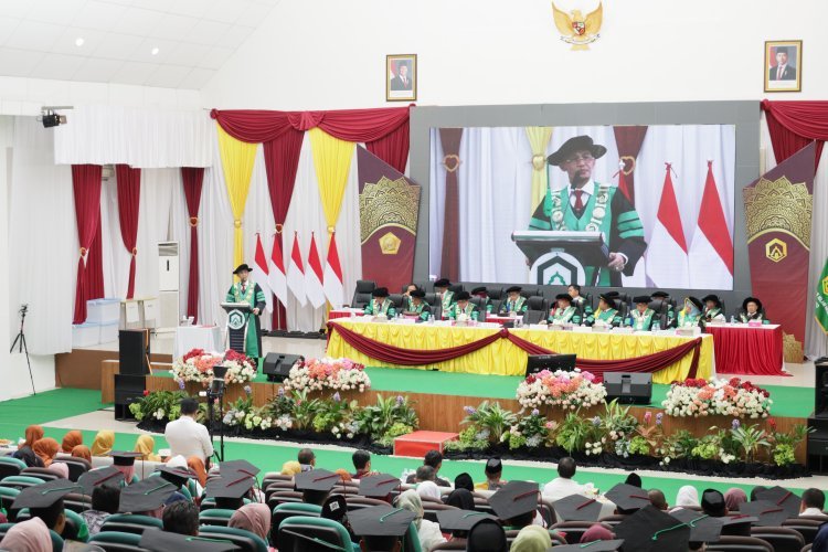 BSI Serahkan Bantuan Beasiswa Berprestasi di Momen Wisuda UIN Palopo