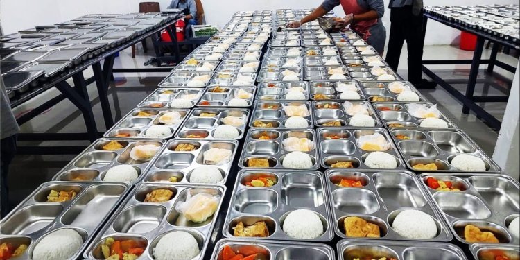 Perlindungan Kesehatan Masyarakat: Menimbang Efektivitas Program Makan Gratis Bergizi di Tengah Maraknya Jajanan Tidak Sehat