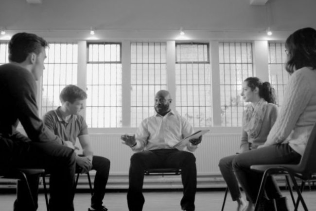 Apakah Layak Guru Ditahan dalam Kasus Penganiayaan Ringan terhadap Anak di Bawah Umur?