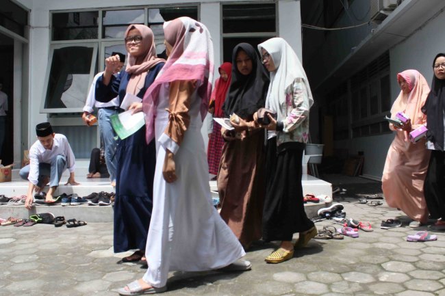 Revolusi Santri Zillenial: Melek Digital, Melek Kespro, Tetap Berakhlak