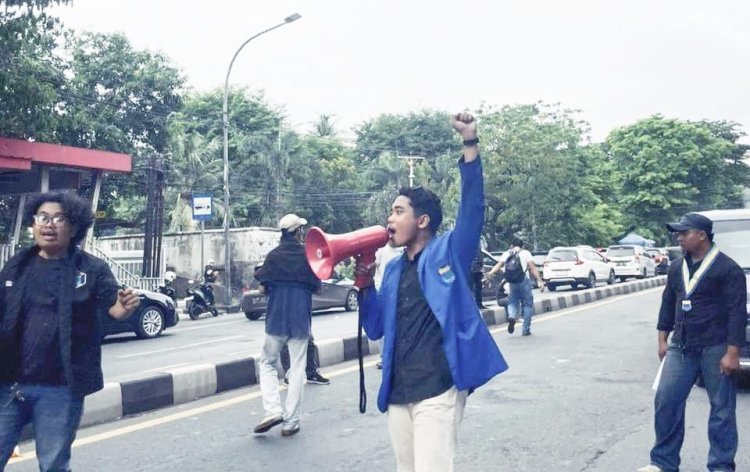 Gelar Pahlawan Penghapus Sejarah Panjang Yang Kelam