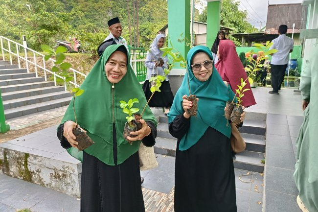 Gelombang Aksi Hijau Majelis Taklim di KUA Bantimurung, Gerakkan Ekoteologi dari Akar Rumput