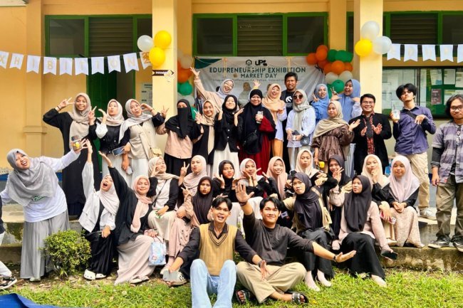 UPB UIN Palopo Padukan Edupreneurship dan Aksi Kemanusiaan Lewat Market Day 2025