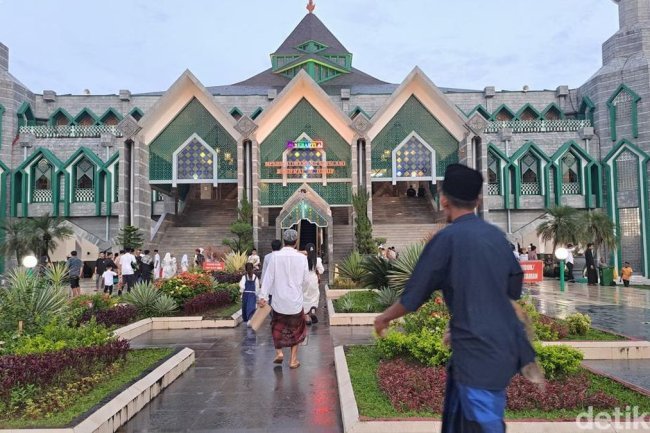Masjid: Identitas Moral dan Ruang Kontrol Ummat