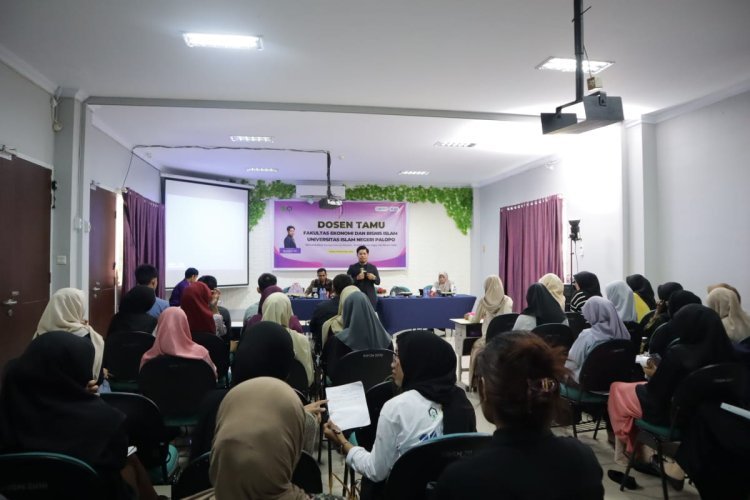 Kuliah Tamu FEBI UIN Palopo Dorong Mahasiswa Berani Berwirausaha dan Adaptif Teknologi