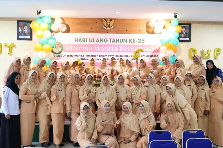 Perempuan Berdaya, Keluarga Bahagia: DWP UIN Palopo Ikuti Peringatan HUT DWP ke-26
