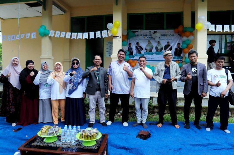 UPB UIN Palopo Padukan Edupreneurship dan Aksi Kemanusiaan Lewat Market Day 2025