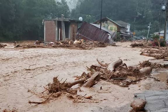 Bencana karena Ulah Manusia: Pelajaran Besar dari Kisah Nabi Nuh