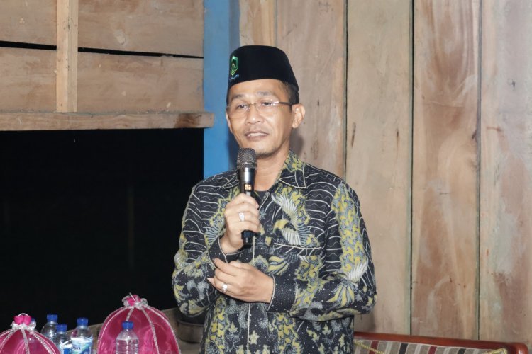 UIN Palopo Serahkan Santunan Duka kepada Keluarga Almarhum Mur Karyadi