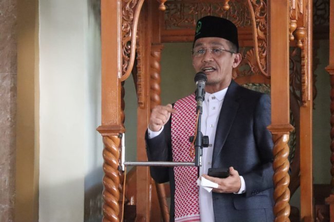 Soal Tabur Bunga di Kuburan, Ini Penjelasan Rektor UIN Palopo Saat Khutbah Jumat