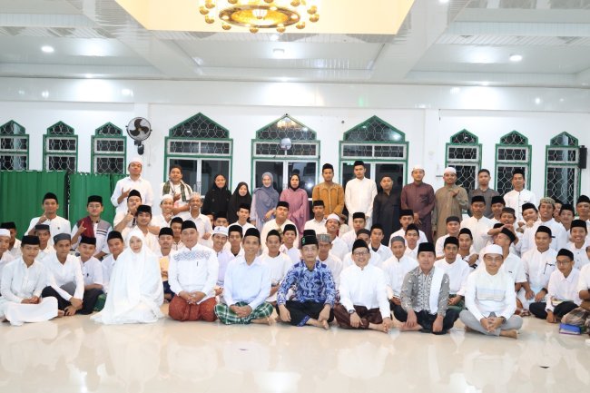 Penguatan Dakwah Ramadan, Stafsus Menag Beri Tausiyah di Masjid Alauddin UIN Palopo