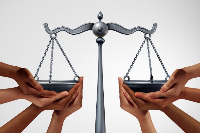 Hukum, Kekuasaan, dan Suara yang Terabaikan