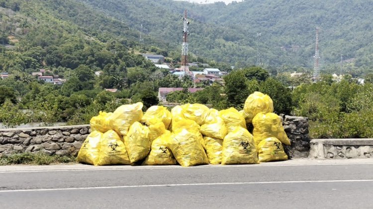 Milad ke-24, Mapala UIN Palopo Turun ke Jalan Gelar Bakti Sosial untuk Lingkungan