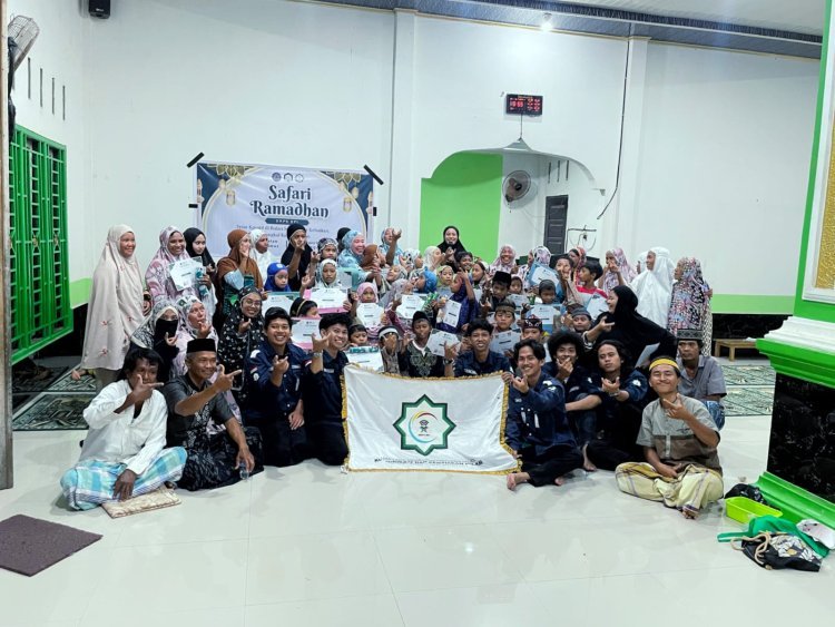 Ramadan di Desa Pelalan: Mahasiswa KPI UIN Palopo Mengajar Mengaji hingga Ceramah untuk Warga