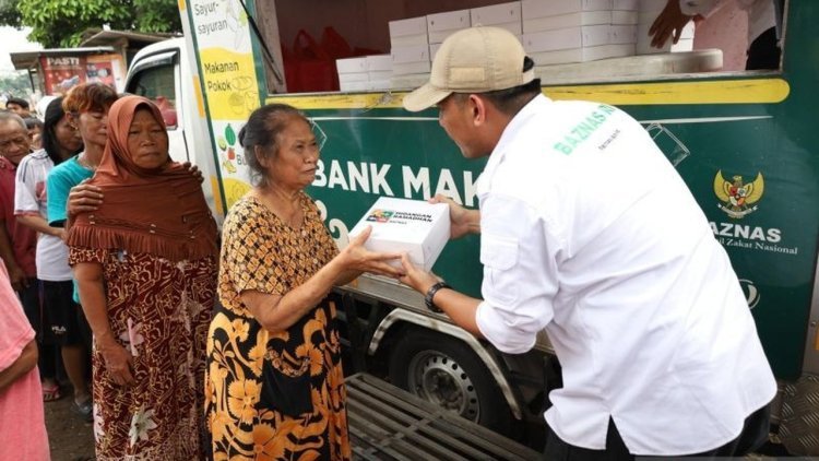Surga yang Terlalu Jauh dari Meja Takjil