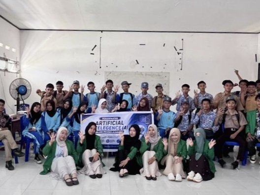 Mahasiswa UIN Palopo Kenalkan AI dan Karier Digital di Sekolah Vokasi