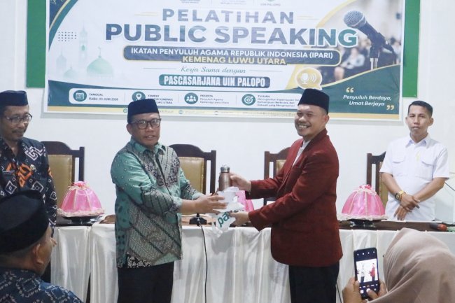 Pascasarjana UIN Palopo dan IPARI Lutra Latih Kemampuan Public Speaking Penyuluh Agama