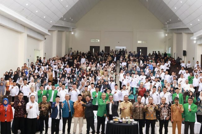 Mahfud MD: Pesantren, Madrasah, dan PTKIN Kunci Mobilitas Sosial serta Integritas Bangsa