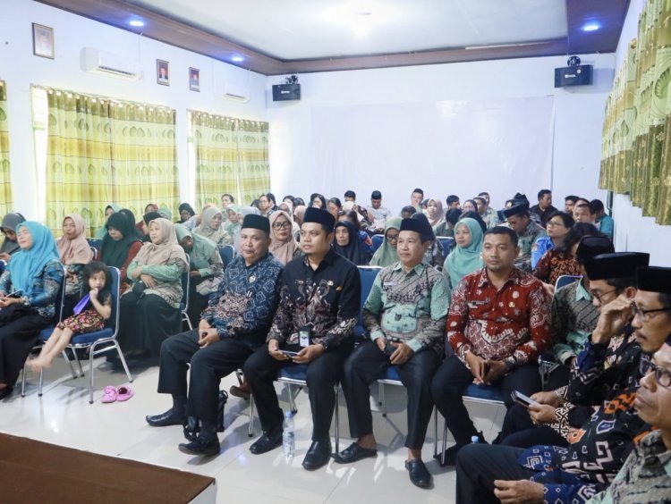 Pascasarjana UIN Palopo dan IPARI Lutra Latih Kemampuan Public Speaking Penyuluh Agama