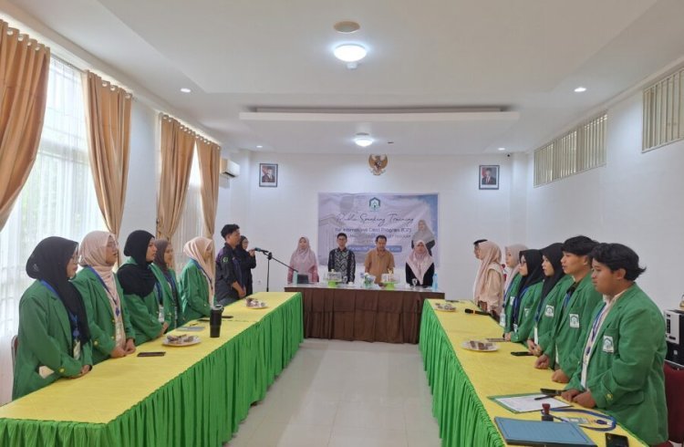 Mahasiswa Kelas Internasional UIN Palopo Ikuti Pelatihan Public Speaking