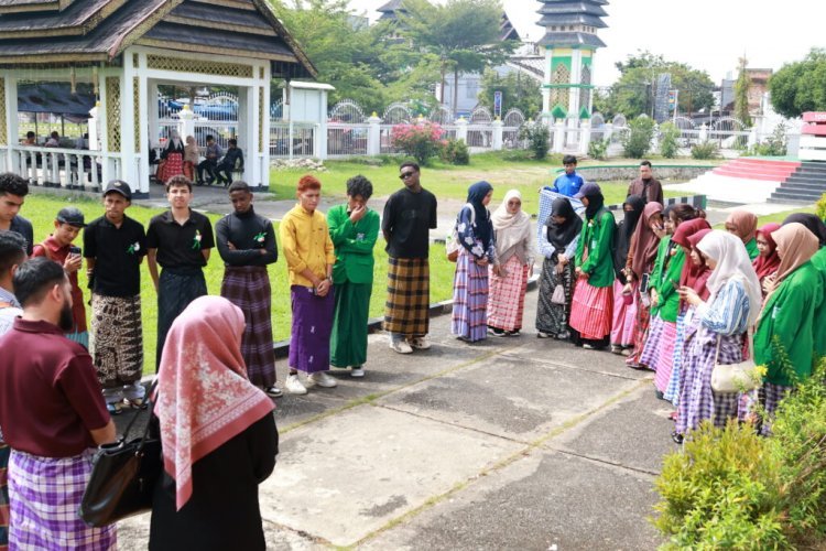 17 Mahasiswa Internasional Ikuti Program Immersi Budaya Tana Luwu oleh UIN Palopo