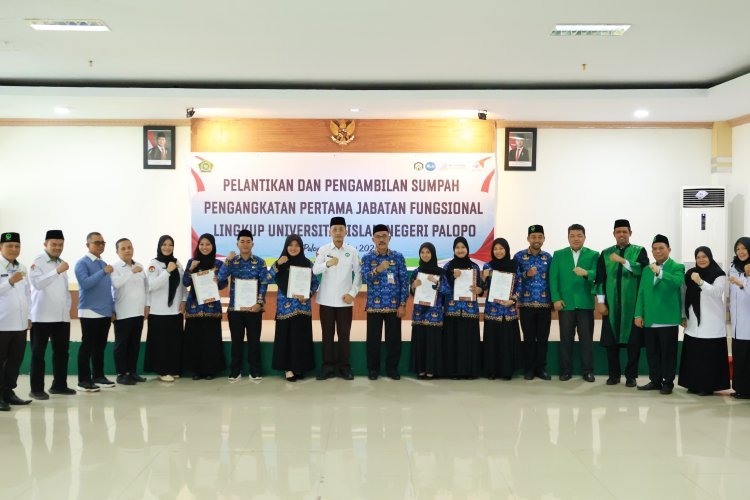 Delapan ASN UIN Palopo Dilantik dalam Jabatan Fungsional Pertama