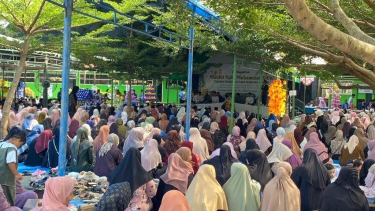 Cinta Rasulullah Harus Tampak dalam Akhlak kepada Sesama